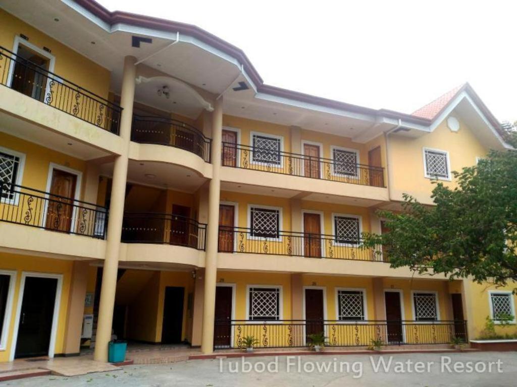 Tubod Flowing Waters Resort 3*